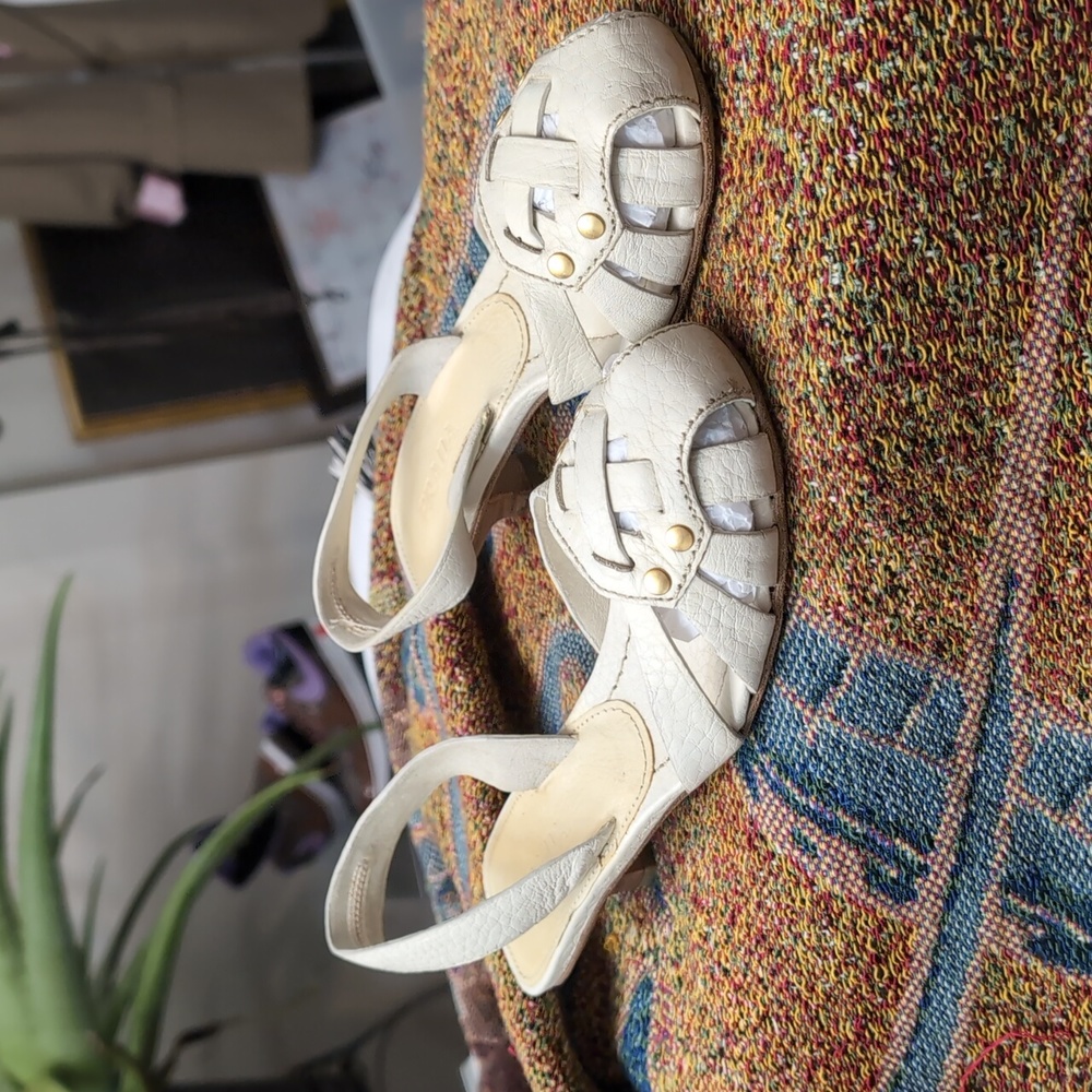 Prada Vintage White Sandals - Picture 2 of 12